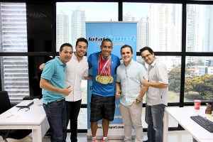 Crespo con parte del equipo de TotalSport