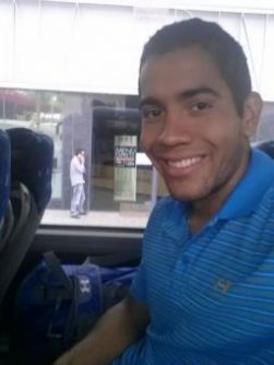 “No tengo una edad específica para casarme y formar una familia. Pienso que cuando esté estable, listo y preparado para poder mantener a mi esposa y como se debe, entonces abriré ese capítulo en mi vida”. 